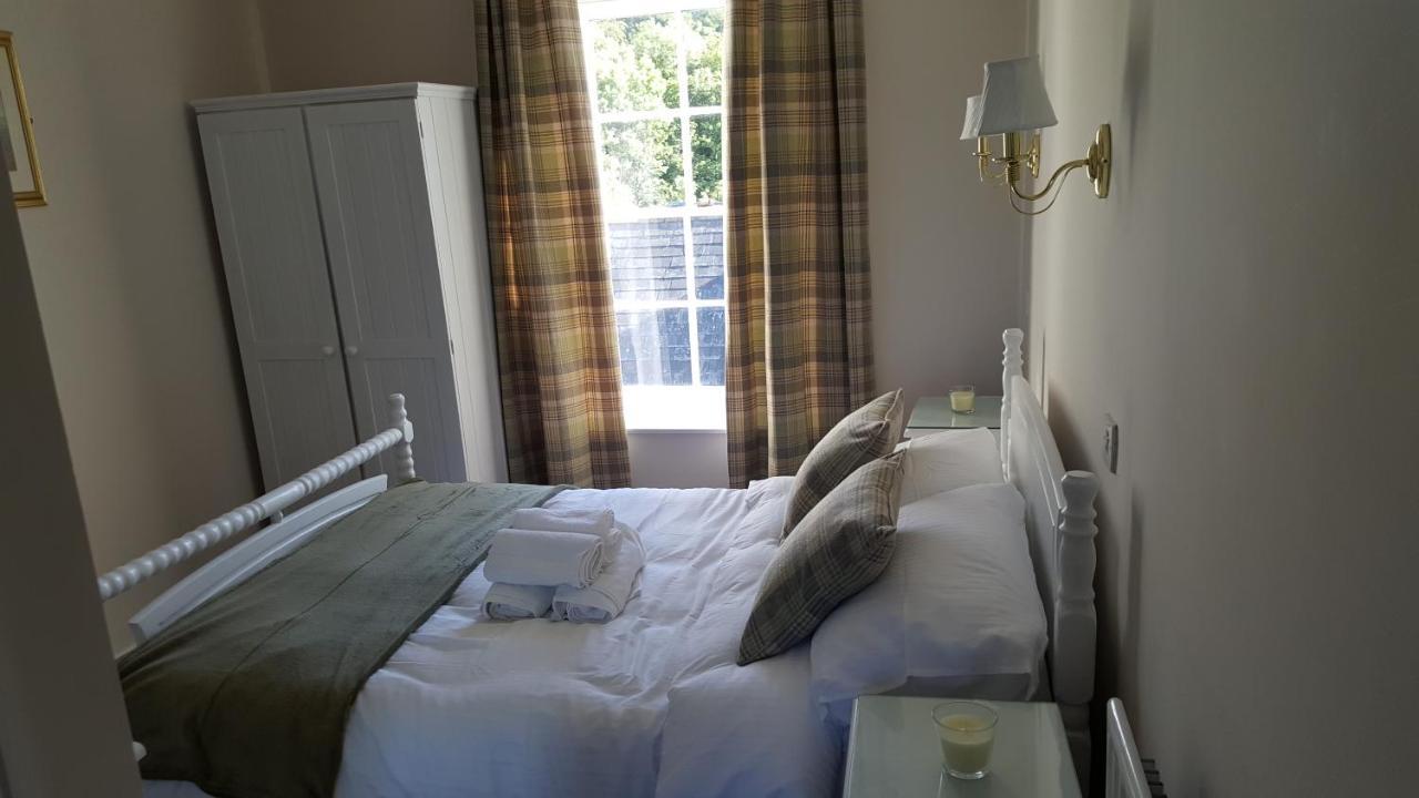 Central Bar Guesthouse Кушендолл Экстерьер фото