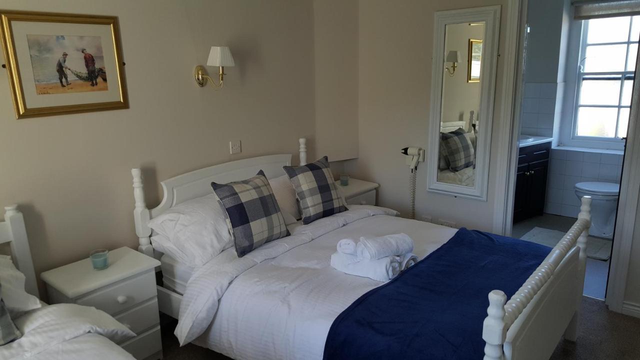 Central Bar Guesthouse Кушендолл Экстерьер фото